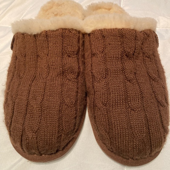 UGG Slippers - Picture 8 of 9
